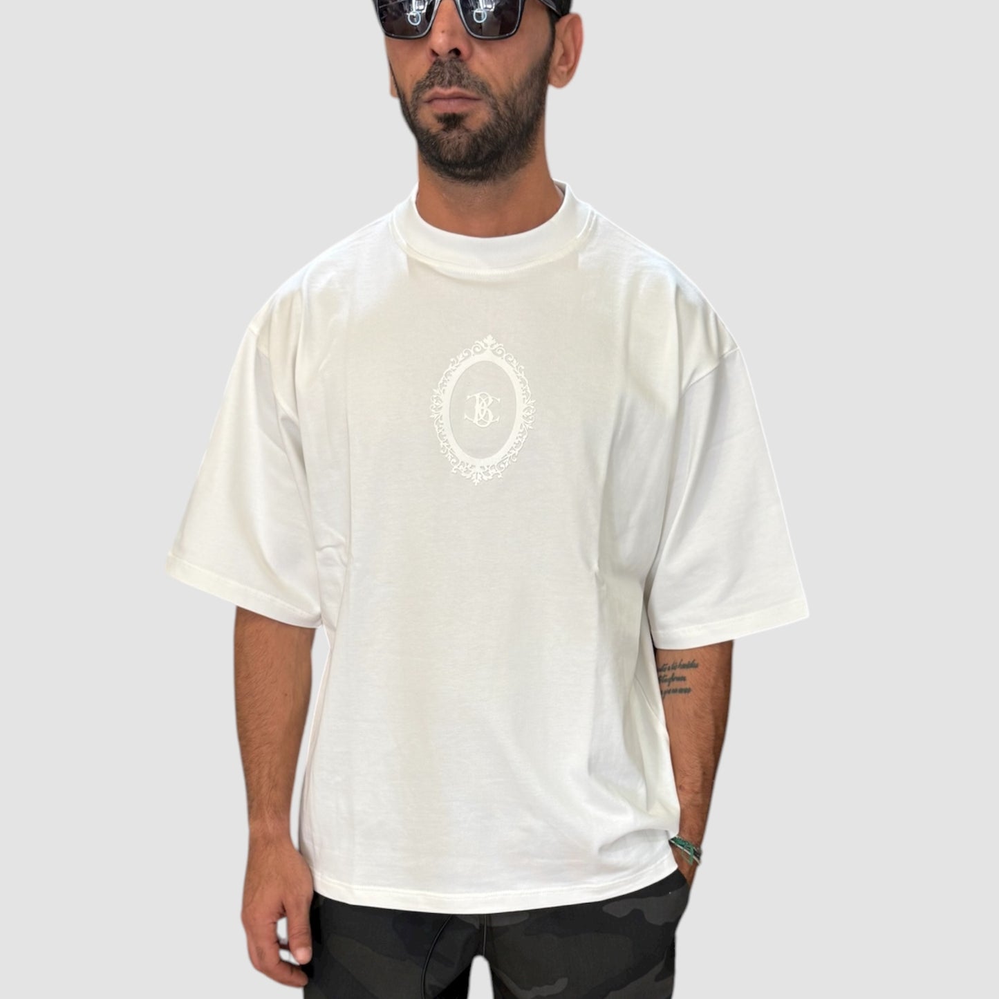 T-SHIRT PARIS CON STAMPA A RILIEVO