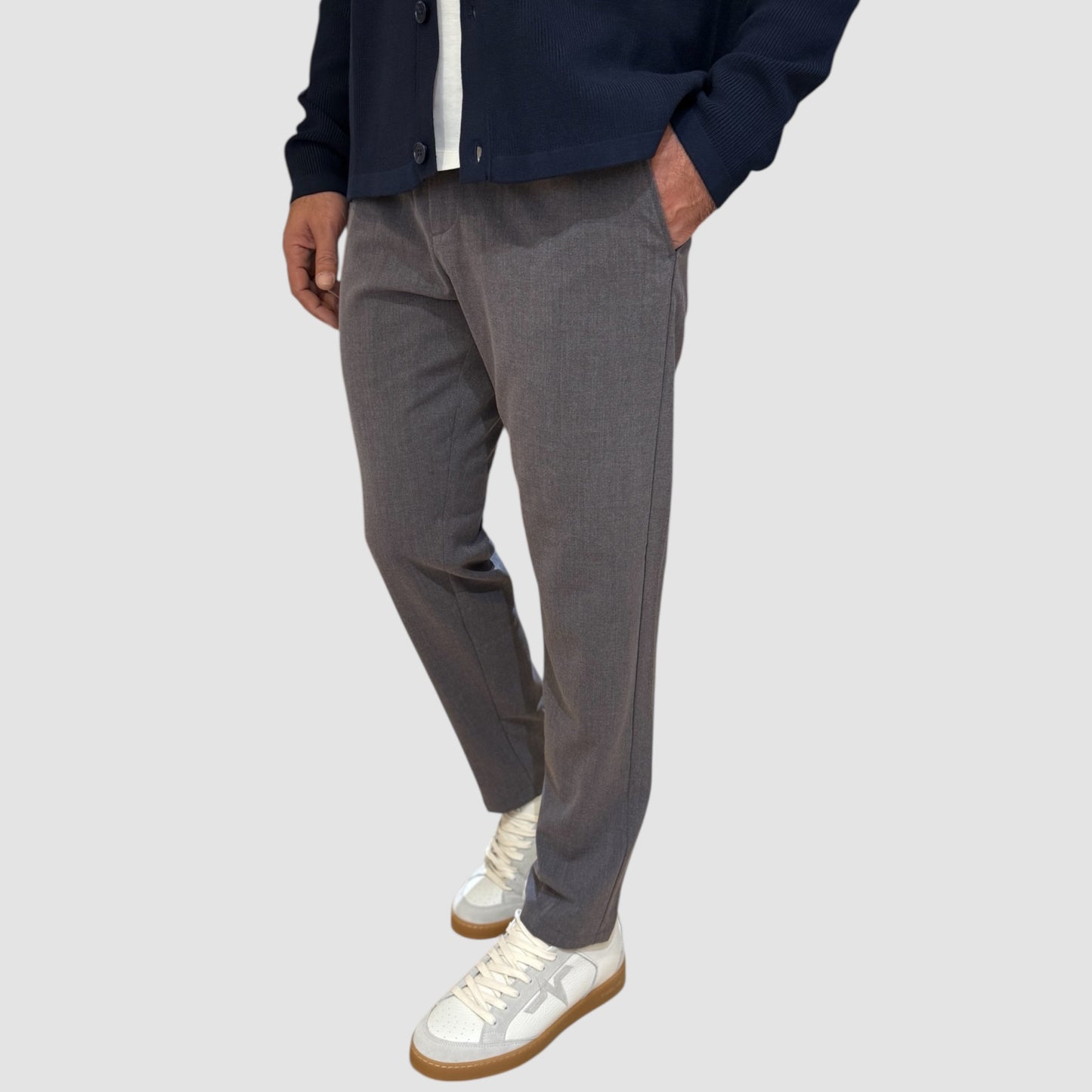 PANTALONE REGOLARE DISPONIBILE IN 2 COLORI