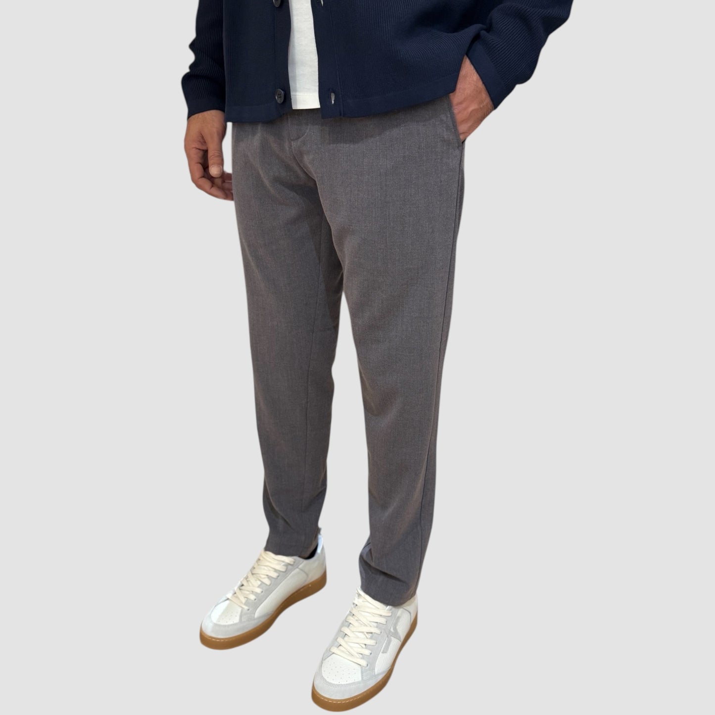 PANTALONE REGOLARE DISPONIBILE IN 2 COLORI